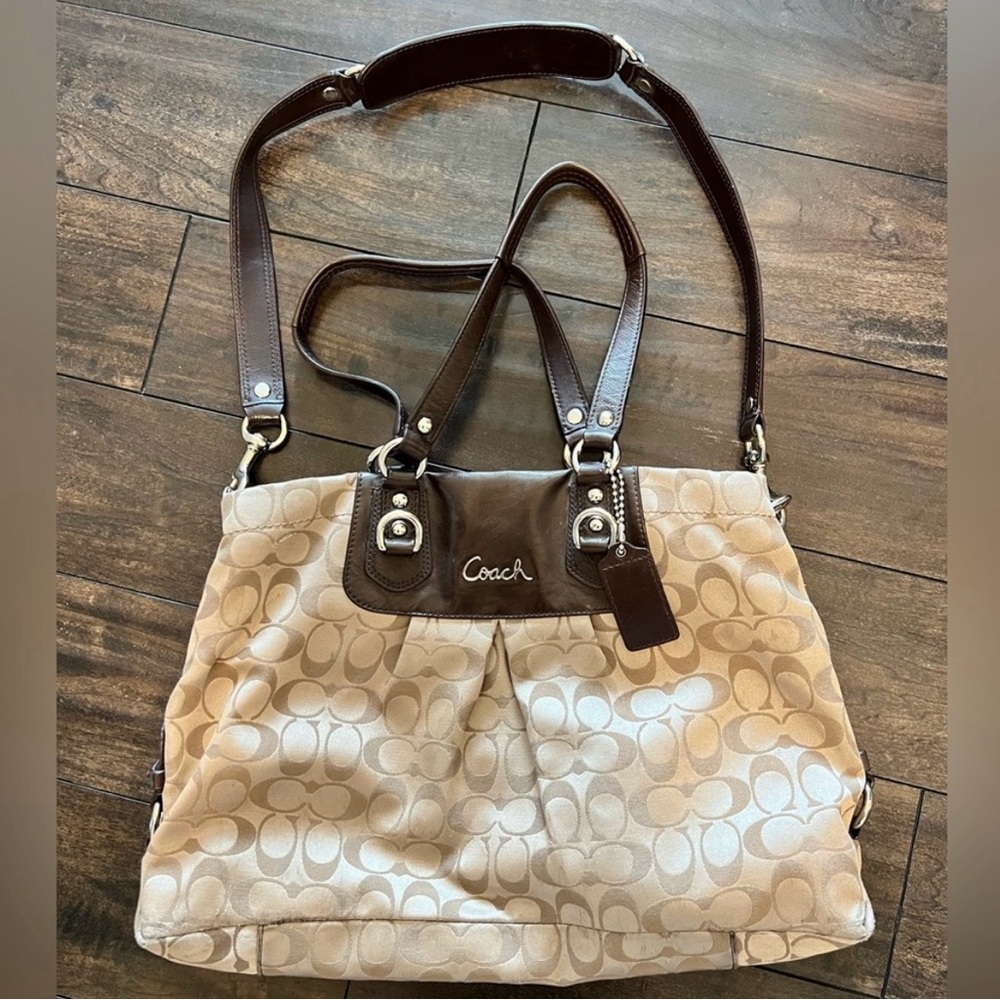 Coach Shoulder/Hand bag
